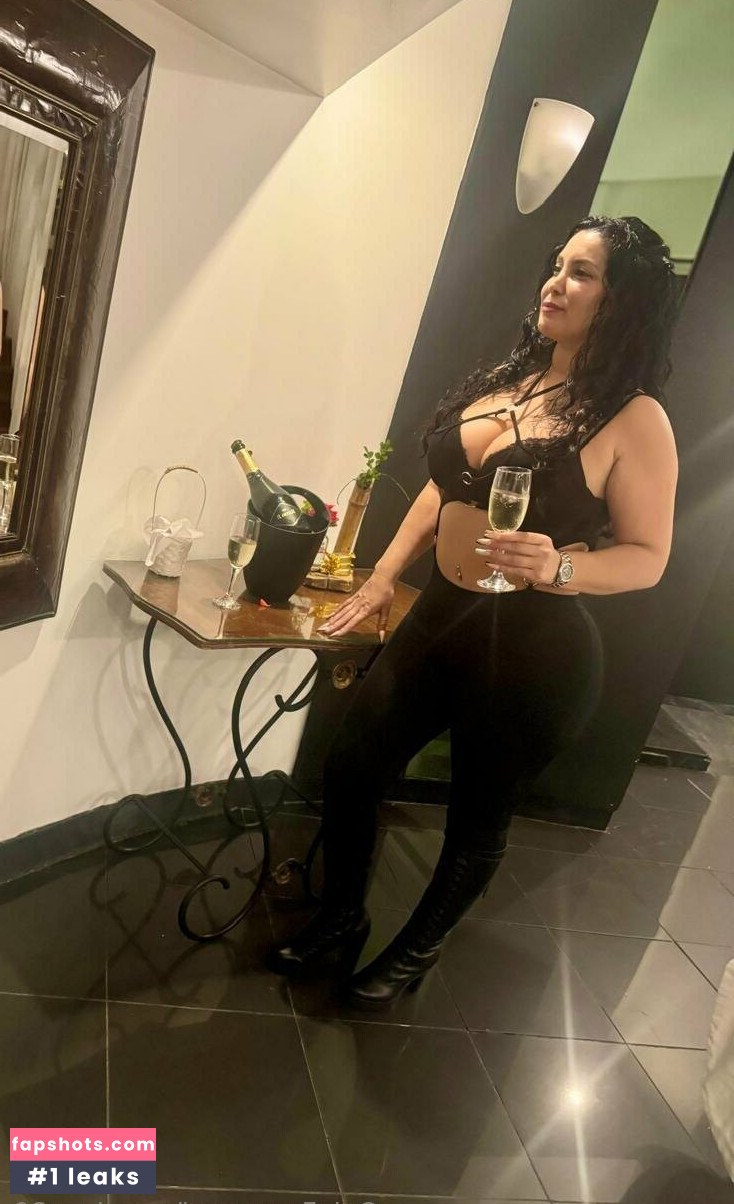 laura_brez30 Nude Leaks OnlyFans Photos #10 - Fapshots