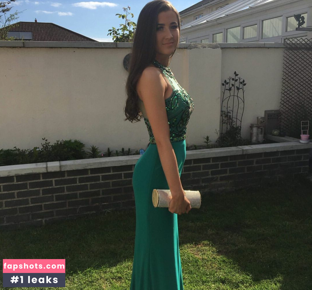 Laura Brophy nude babe gallery