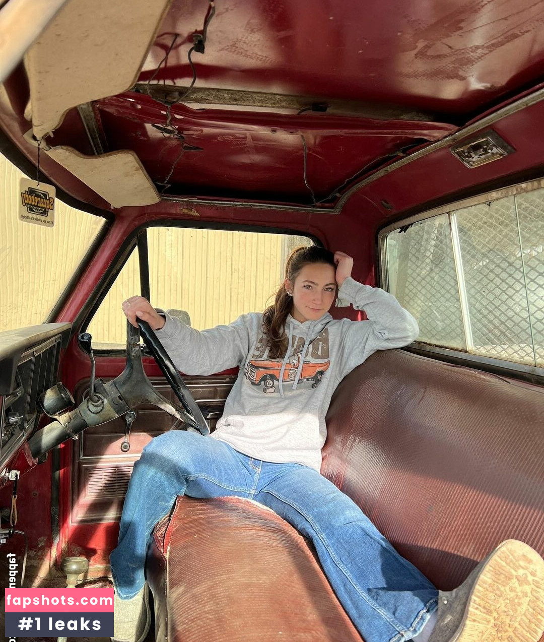 Laura Carlson Wilson gallery photo #2