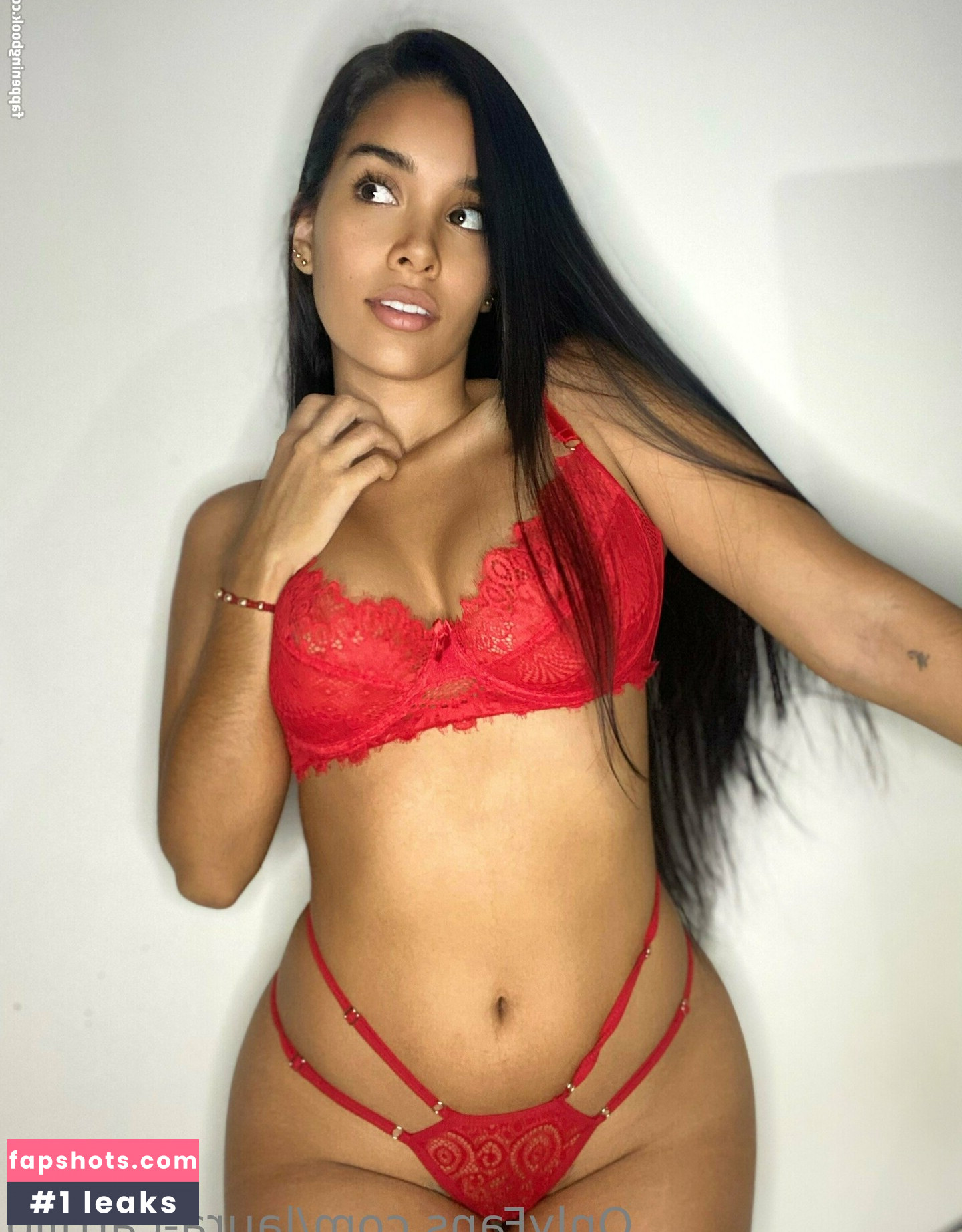 Laura Carrillo Nude Leaks OnlyFans Photos #5 - LeakJerk