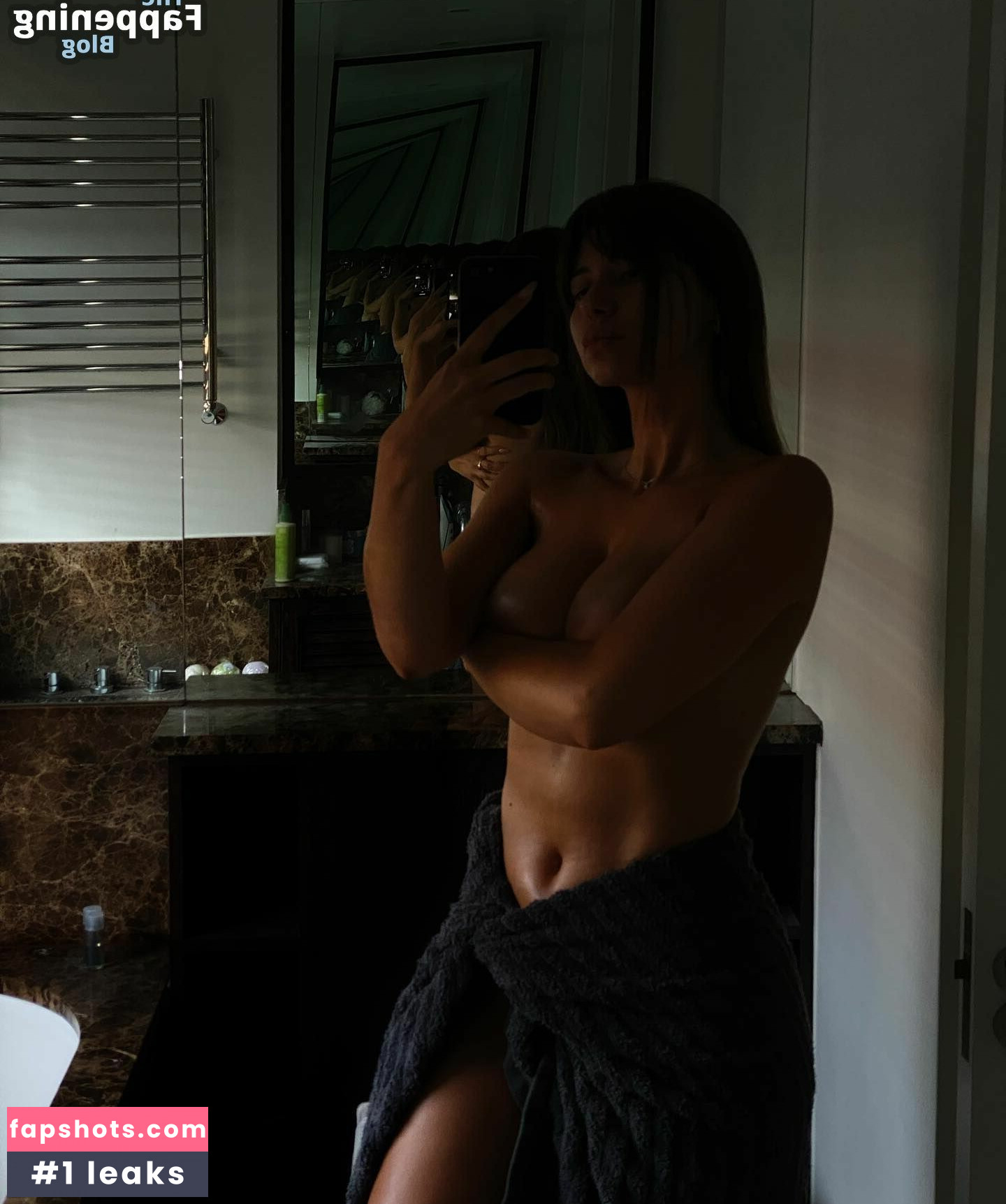 Laura Cartier gallery photo #17