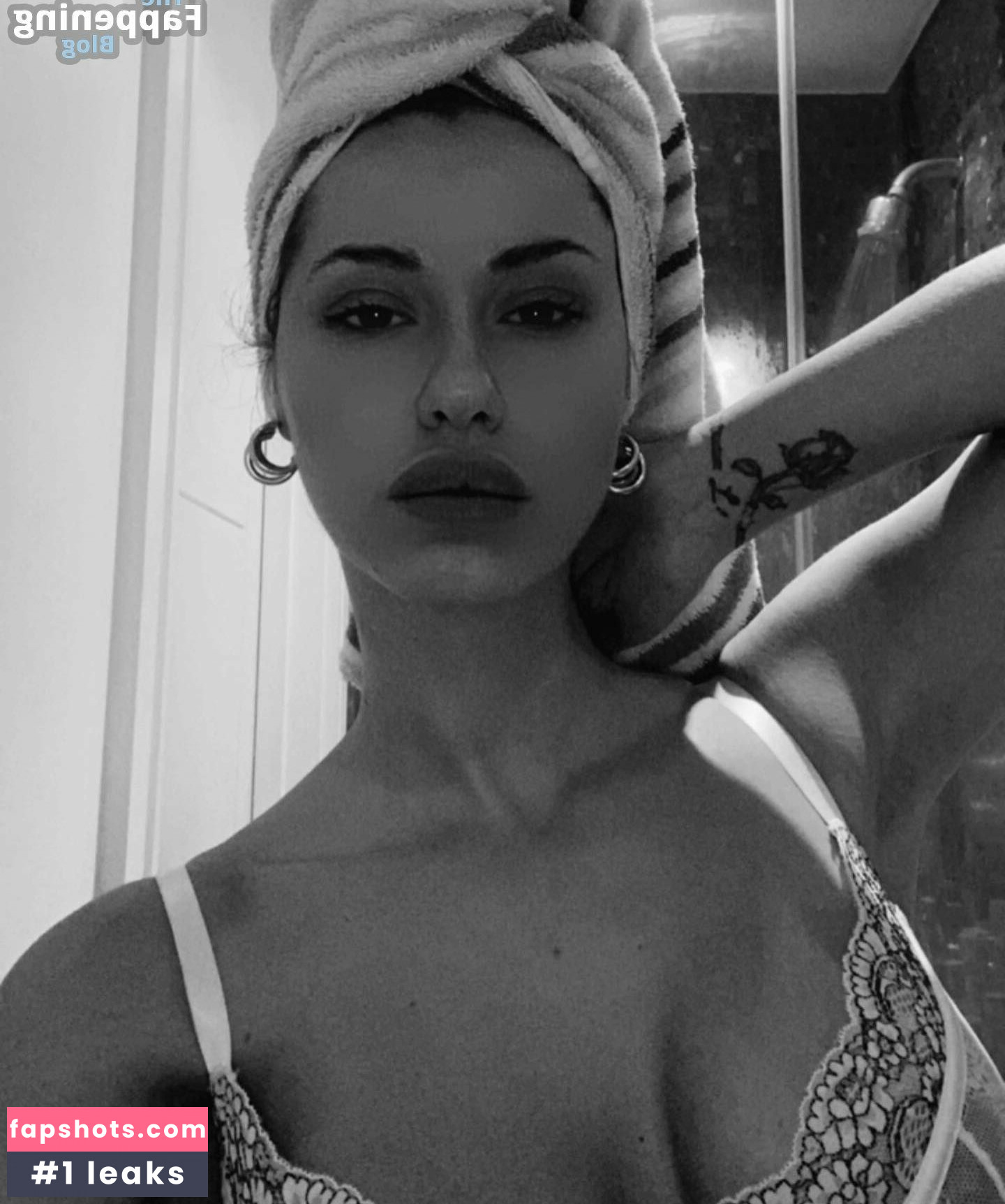 Laura Cartier gallery photo #36