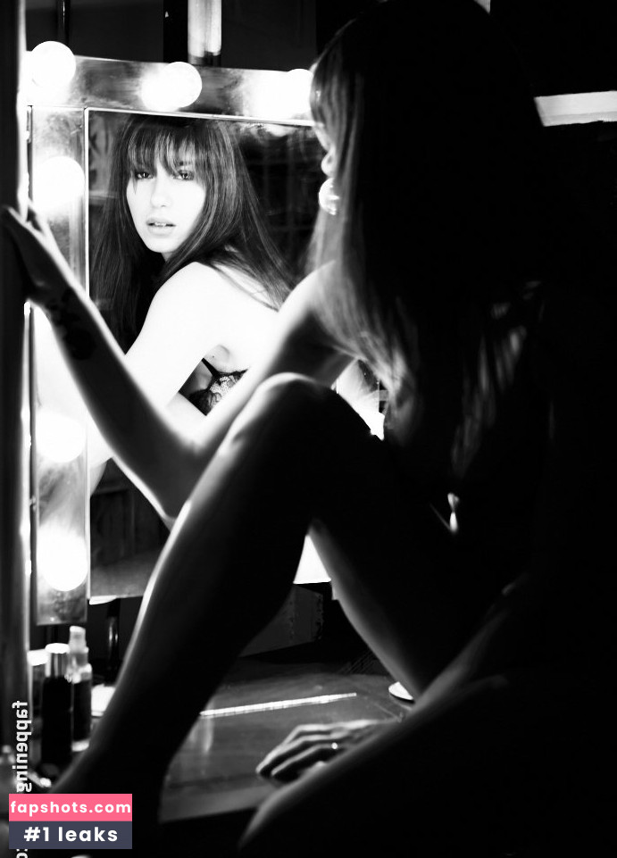 Laura Cartier gallery photo #83