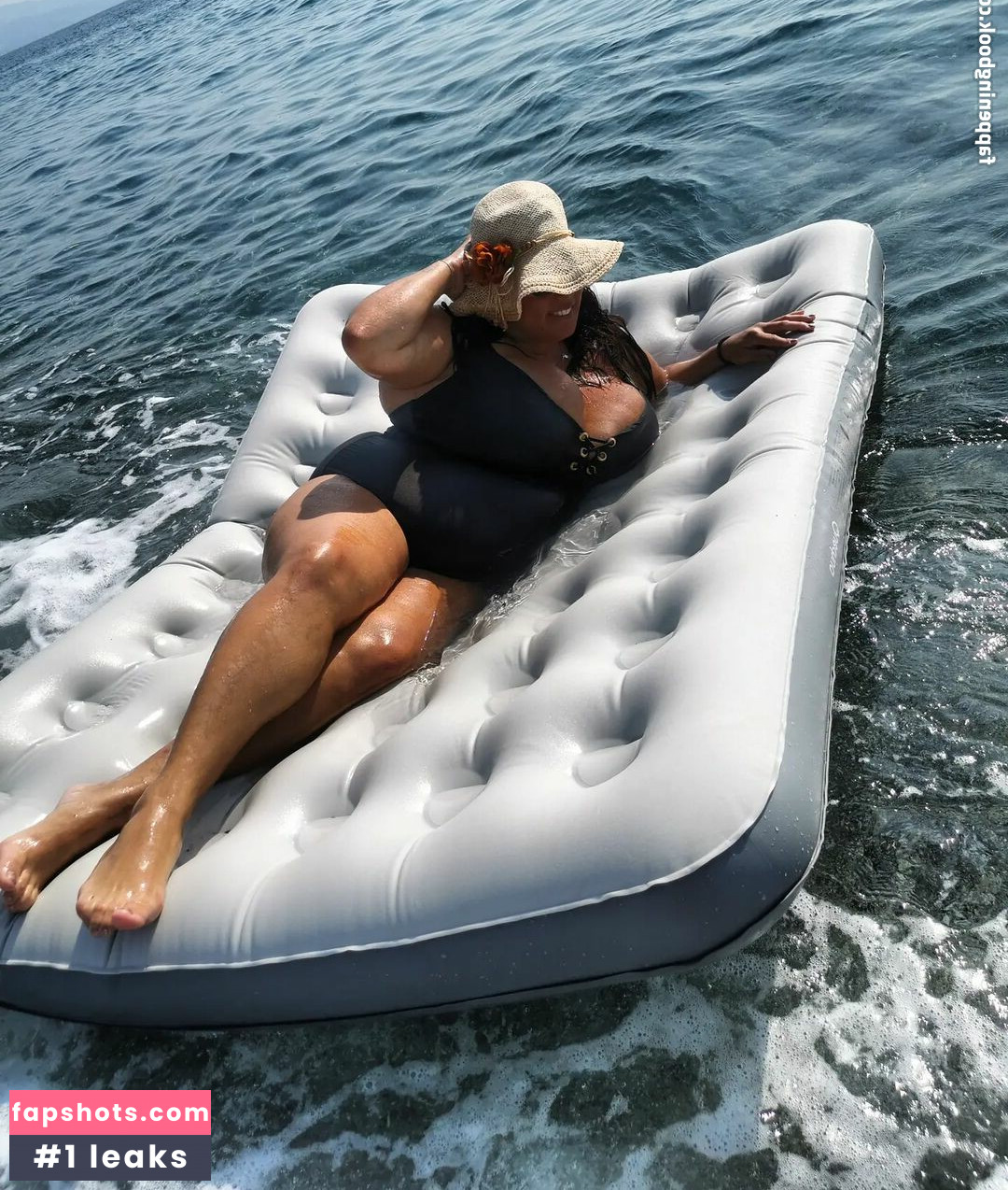 Laura Chiaramonte gallery photo #83