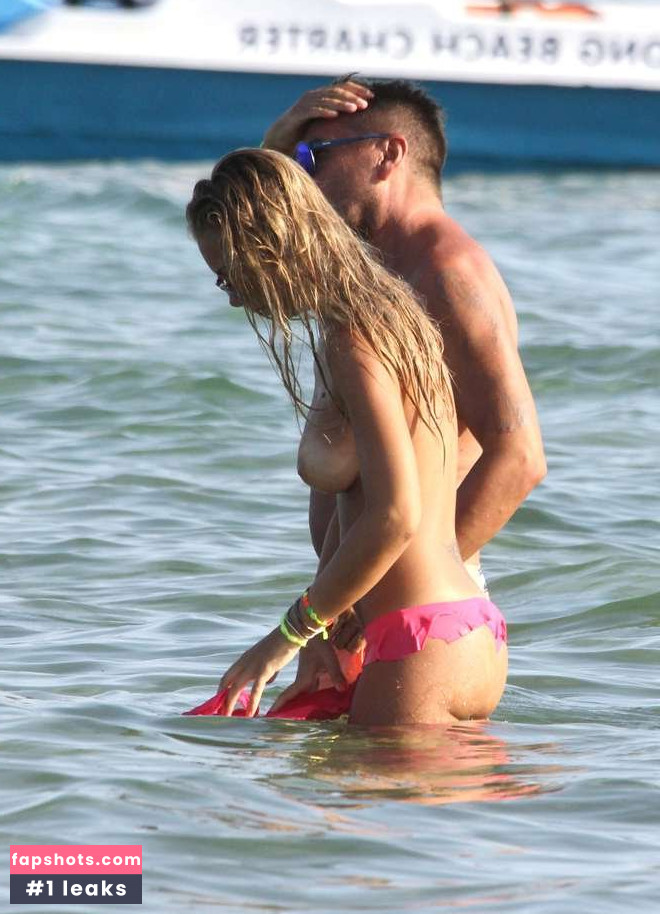 Laura Cremaschi gallery photo #13