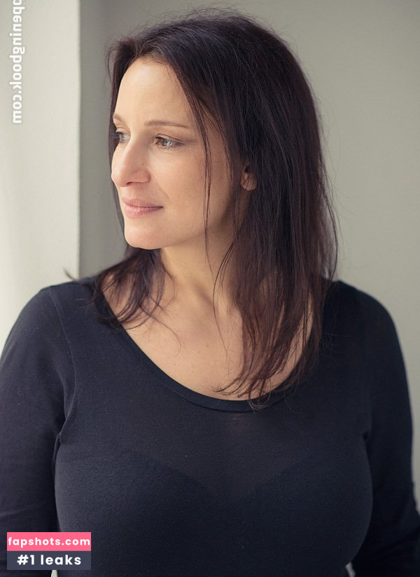 Laura Di Salvo gallery photo #3