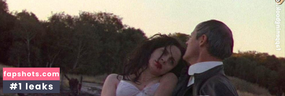 Laura Fraser gallery photo #33