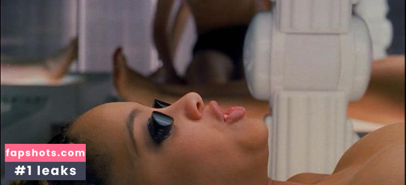 Laura Fraser gallery photo #36