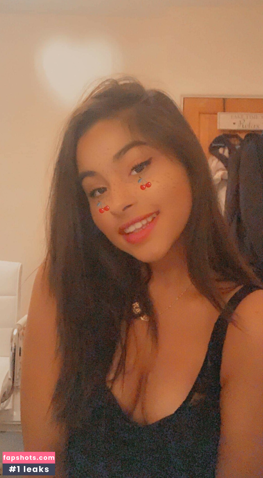 Laura Grover gallery photo #3