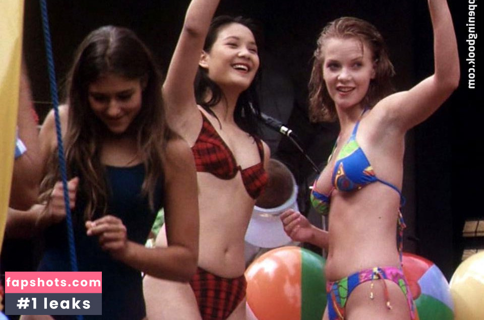 Laura Harris gallery photo #24