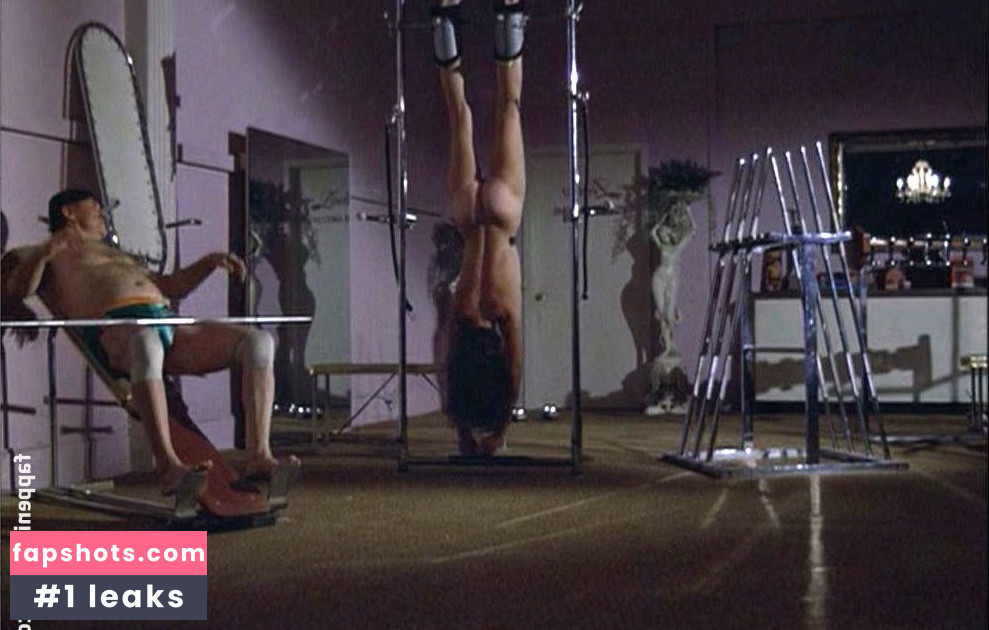 Laura Hippe gallery photo #8