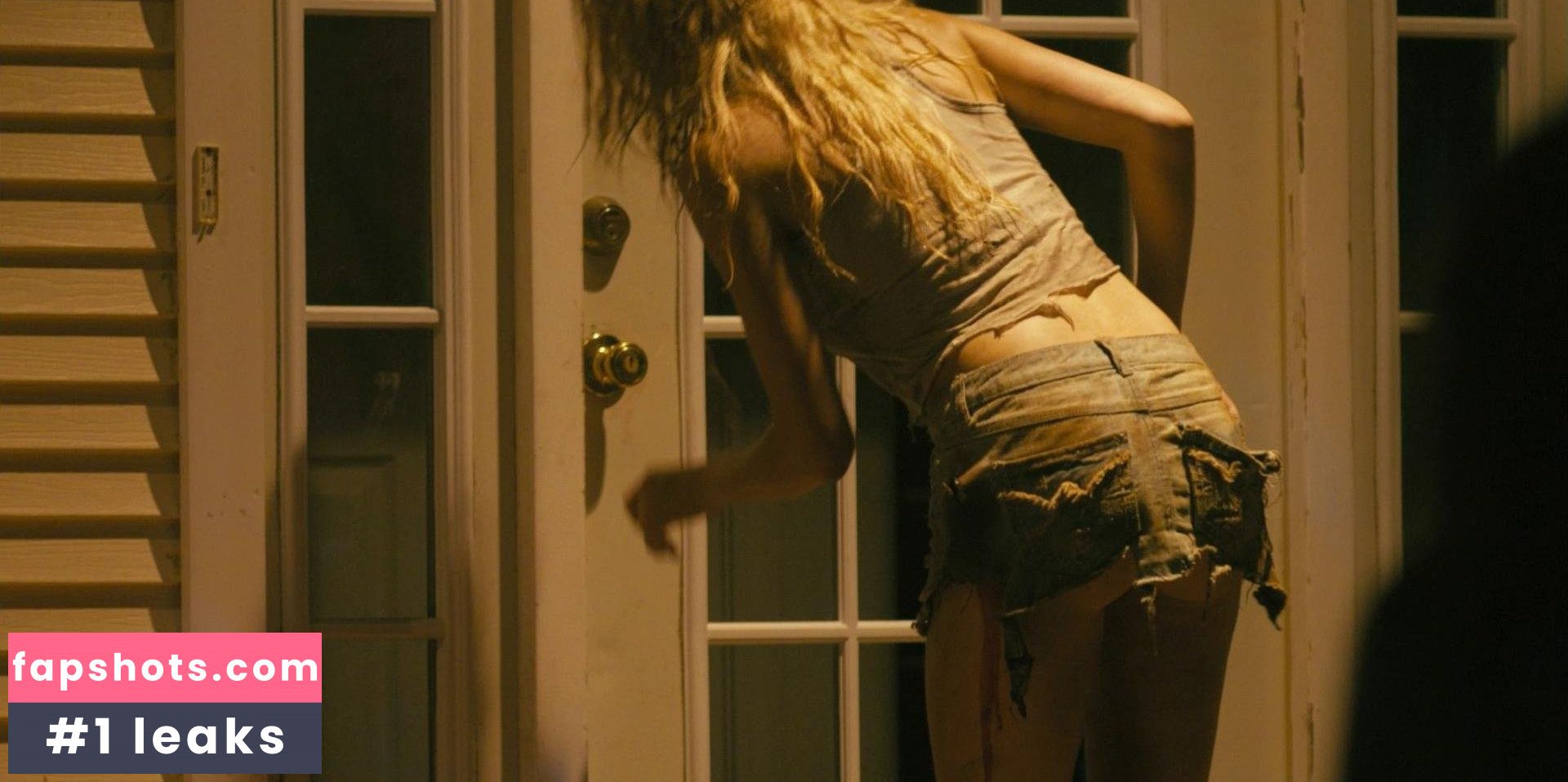 Laura Jacobs gallery photo #11