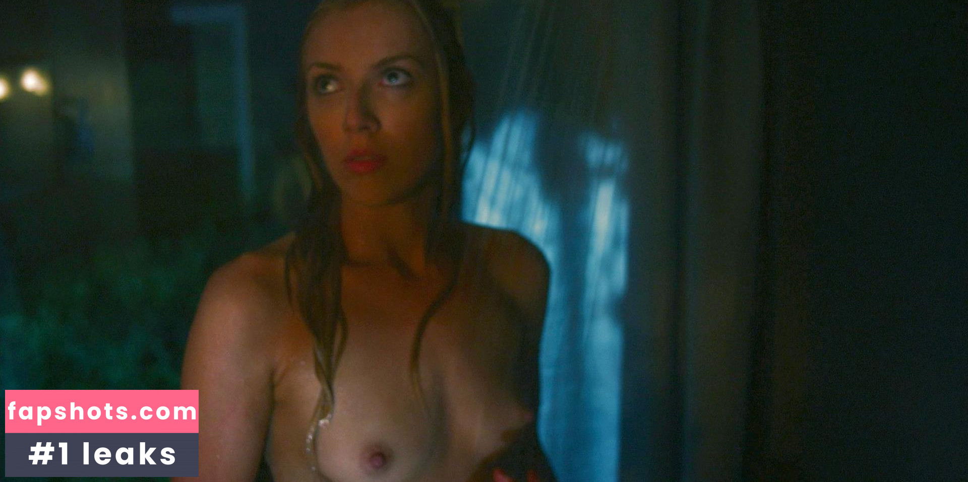 Laura Jacobs gallery photo #14