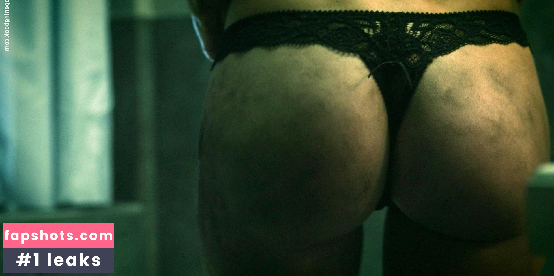 Laura Jacobs gallery photo #16