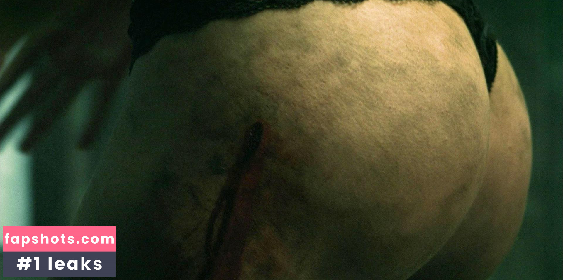 Laura Jacobs gallery photo #10