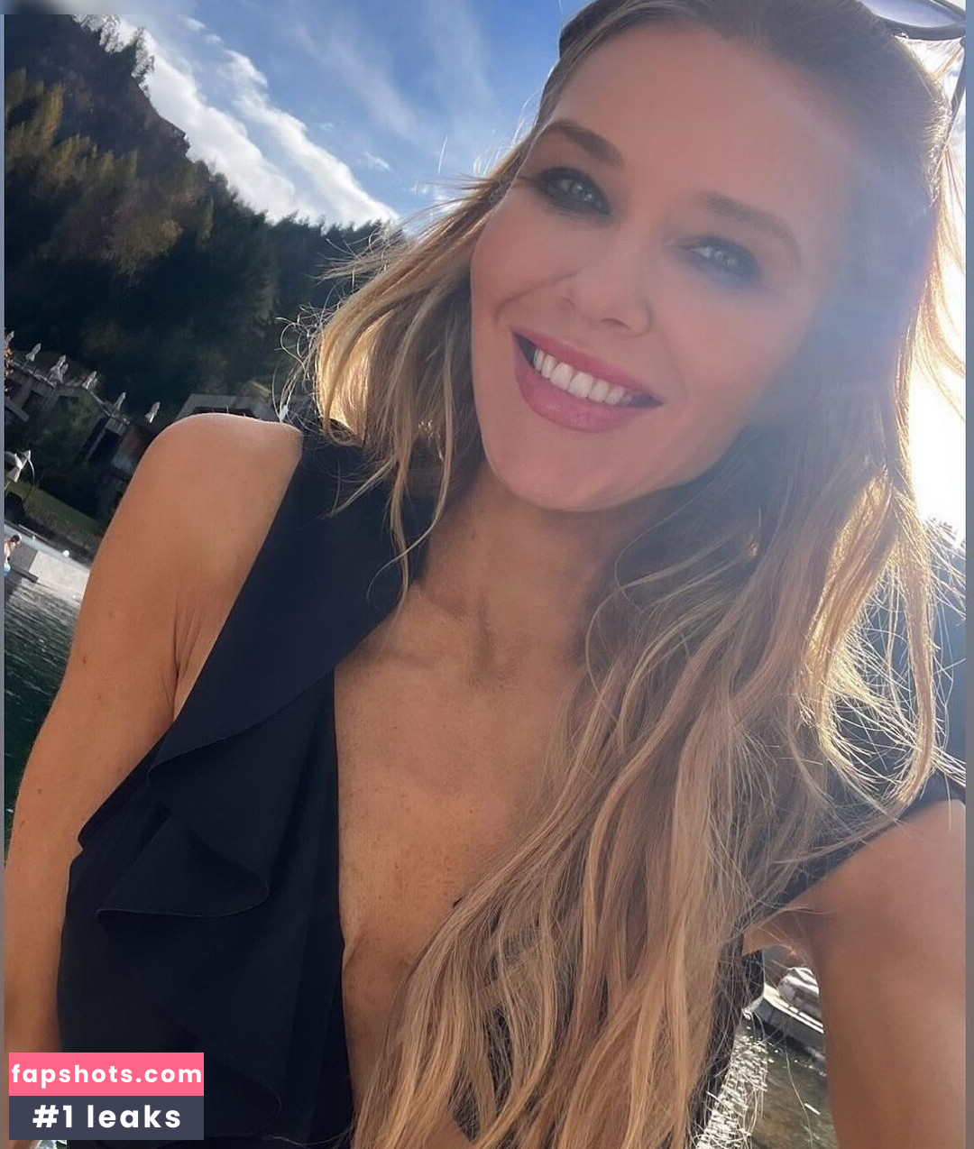 Laura Karasek gallery photo #15