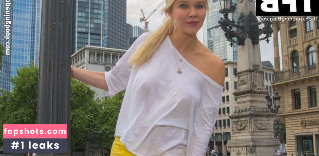 Laura Karasek gallery photo #31