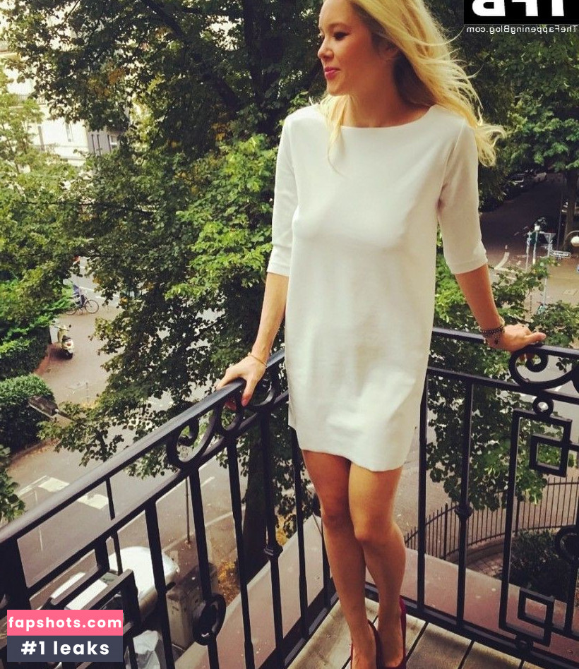 Laura Karasek gallery photo #32