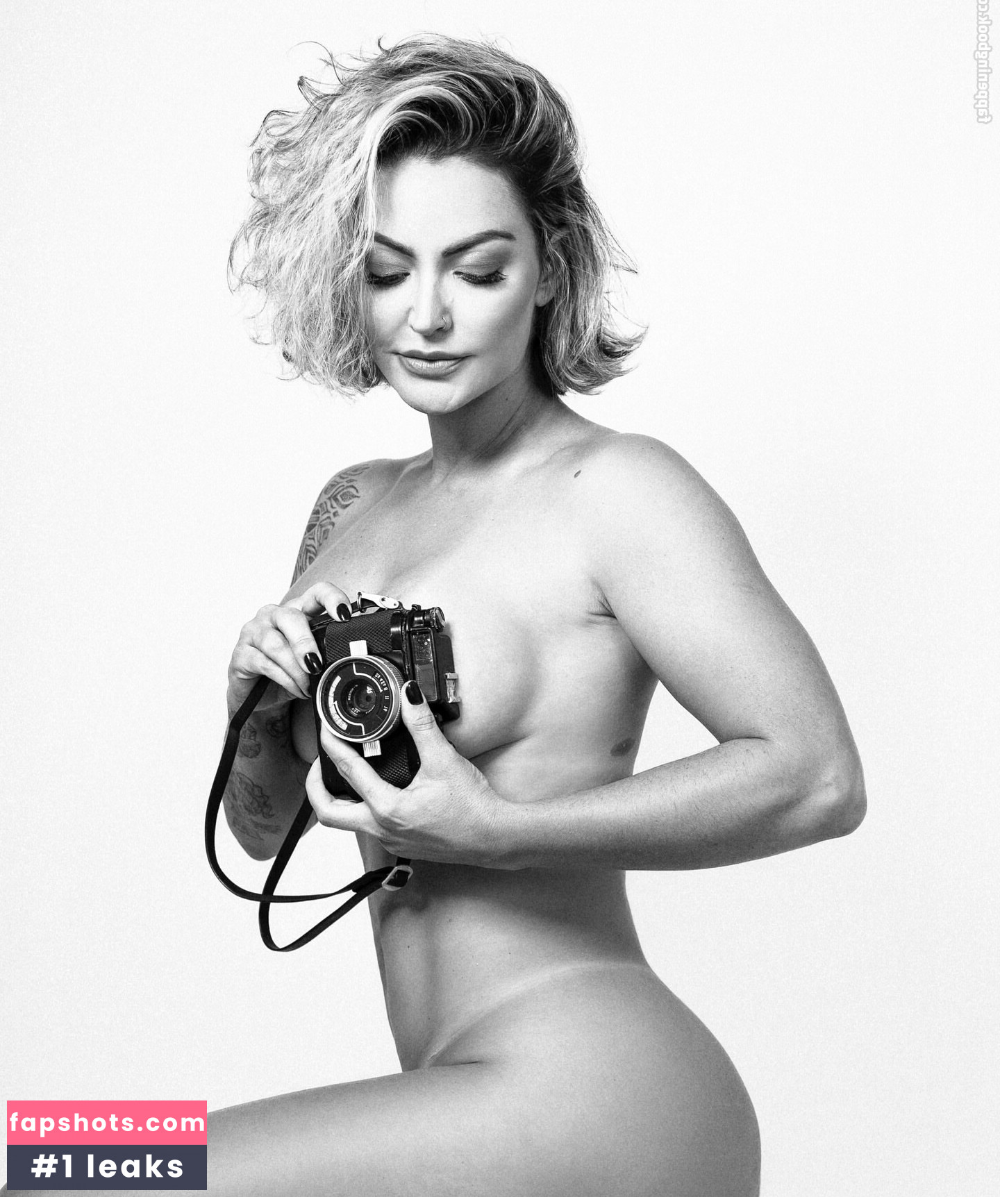 Laura Keller Nude Leaks OnlyFans Photos #76 - LeakJerk