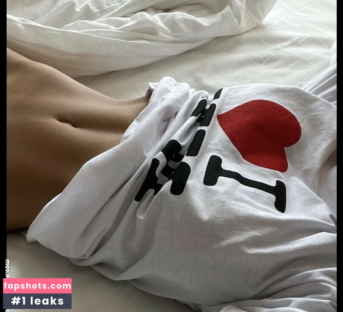 Laura Lindstrom gallery photo #16