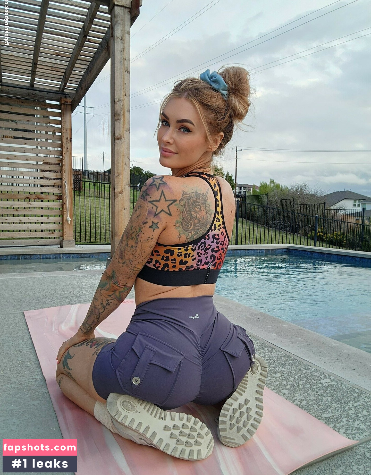 Laura Lux Nude Leaks OnlyFans Photos #25 - LeakJerk