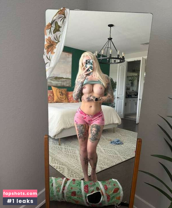 Laura Lux Nude Leaks OnlyFans Photos #4 - LeakJerk