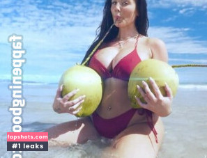 Laura Mania gallery photo #9