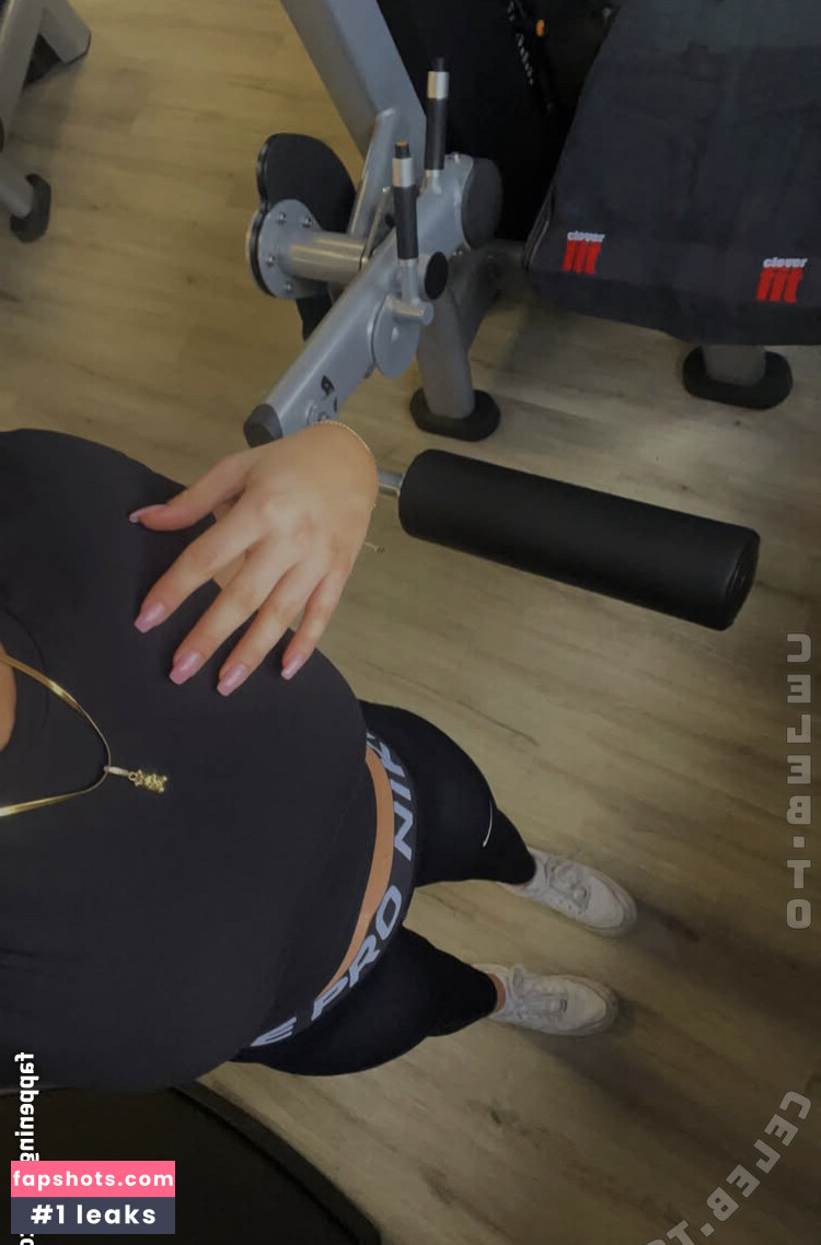 Laura Marie Röhrig gallery photo #14