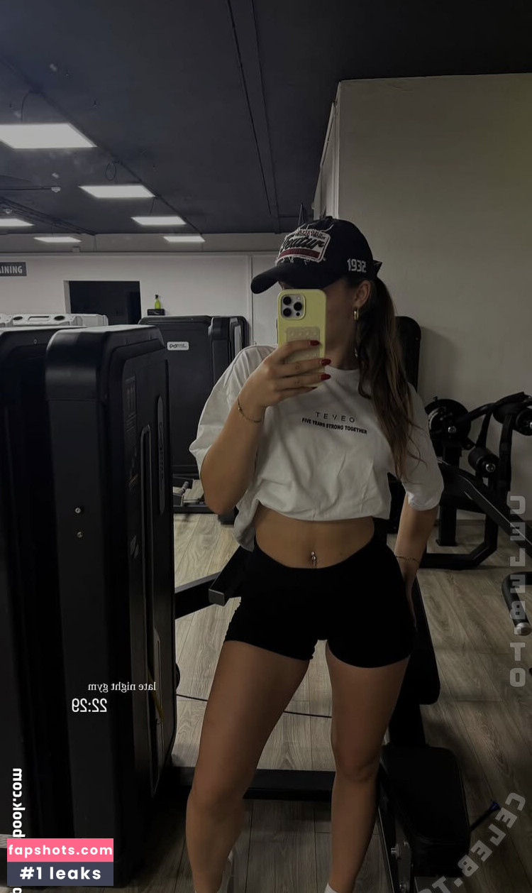 Laura Marie Röhrig gallery photo #18