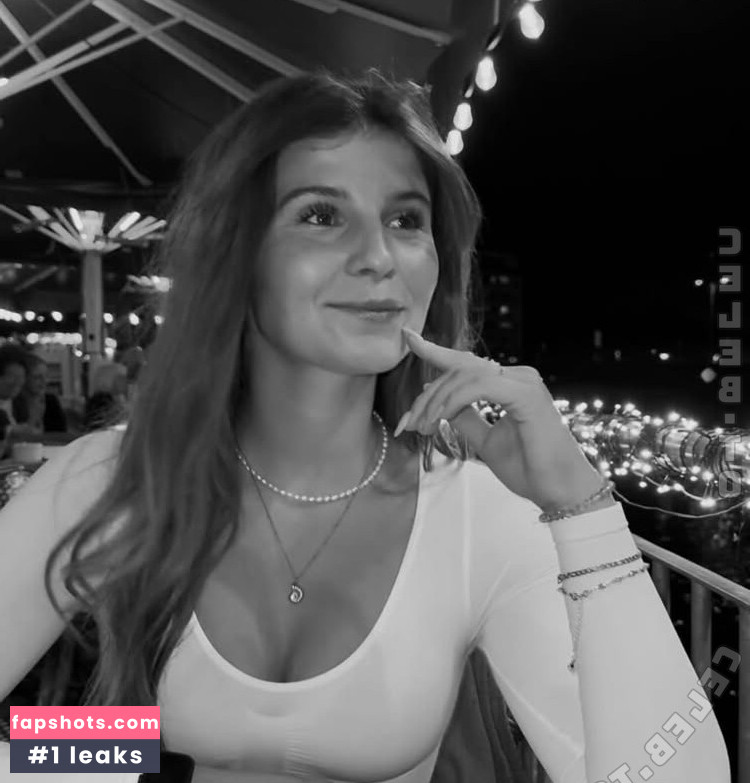 Laura Marie Röhrig gallery photo #7