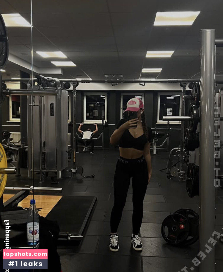 Laura Marie Röhrig gallery photo #8