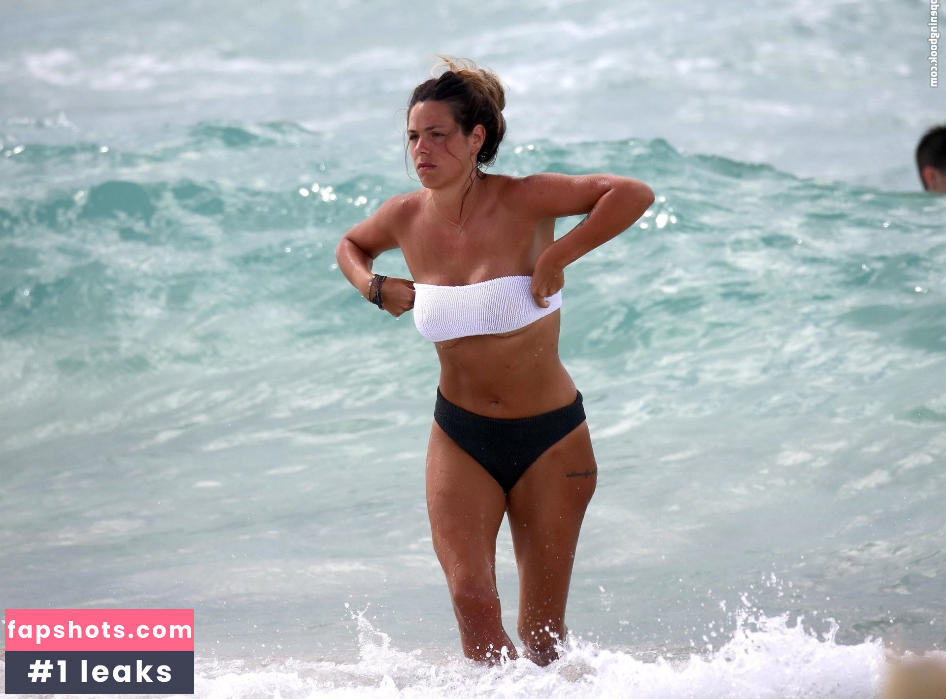 Laura Matamoros gallery photo #17