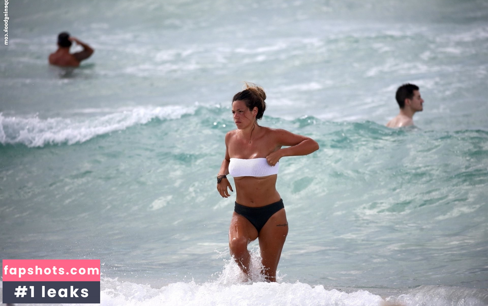 Laura Matamoros gallery photo #19