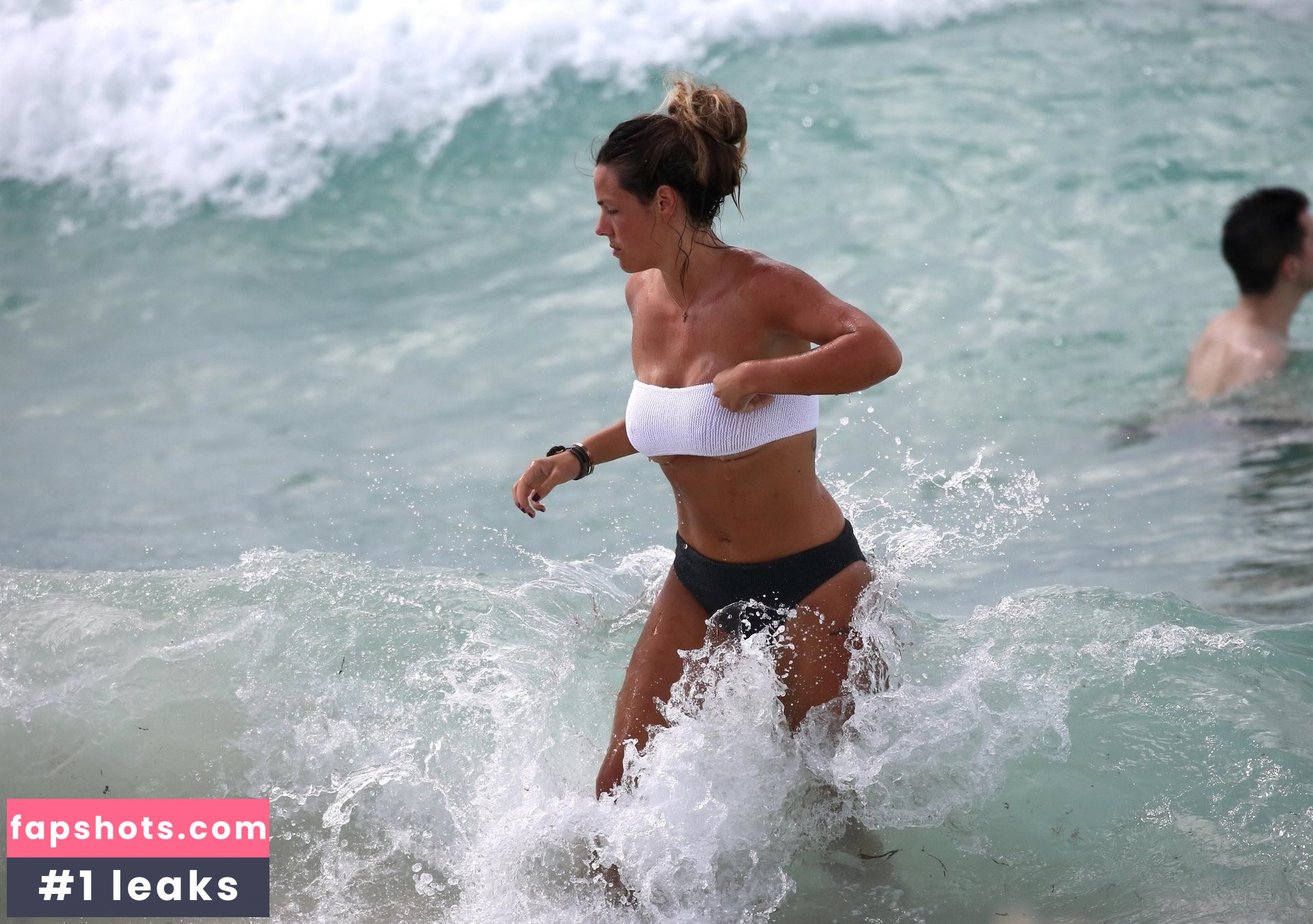 Laura Matamoros gallery photo #20