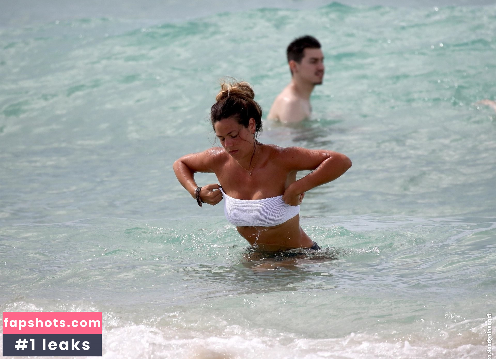 Laura Matamoros gallery photo #22