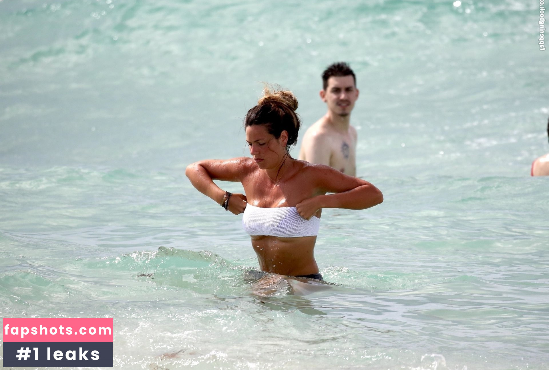 Laura Matamoros gallery photo #23