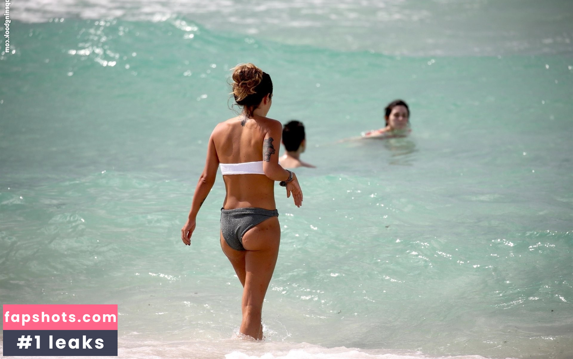 Laura Matamoros gallery photo #26