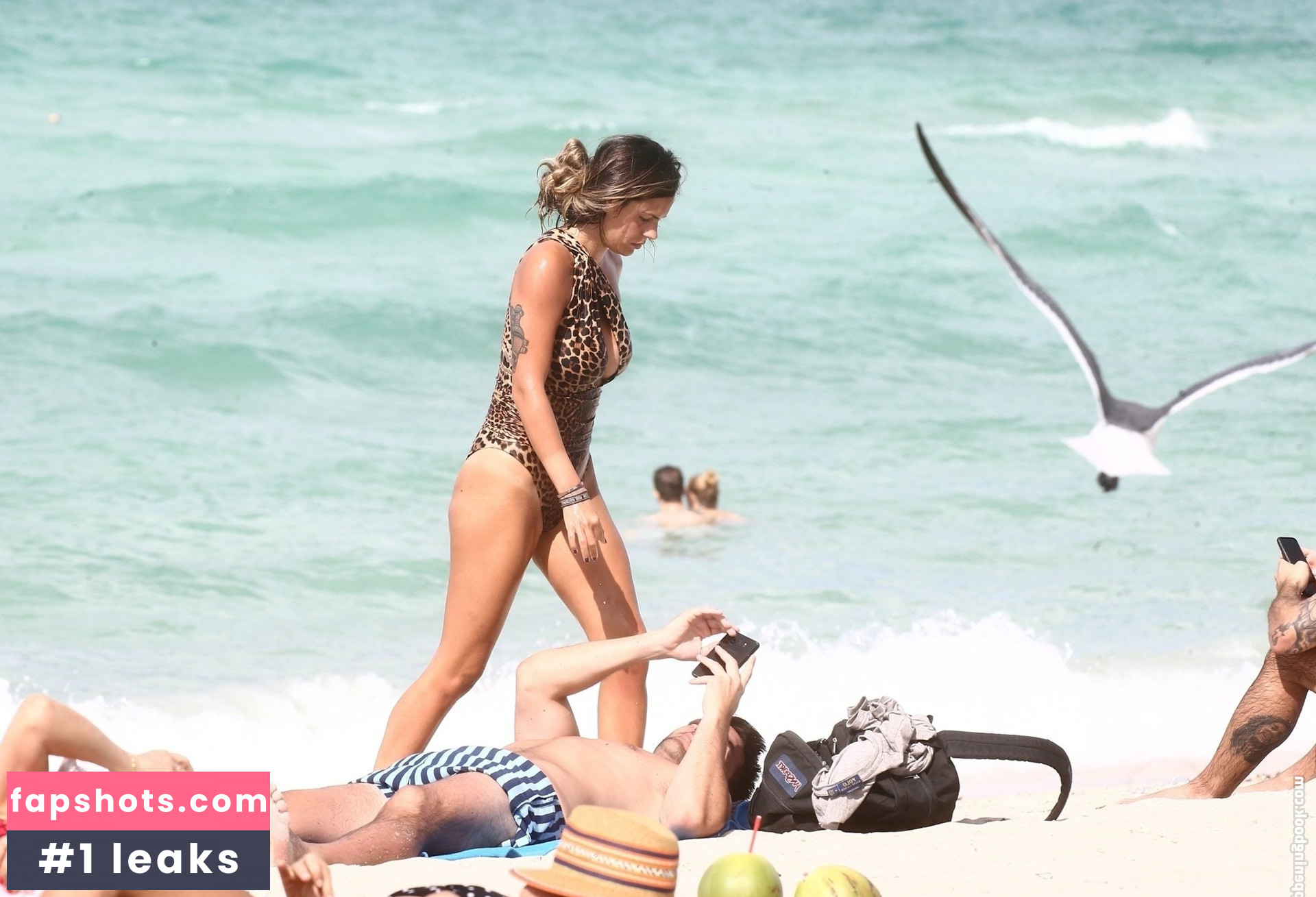 Laura Matamoros gallery photo #40