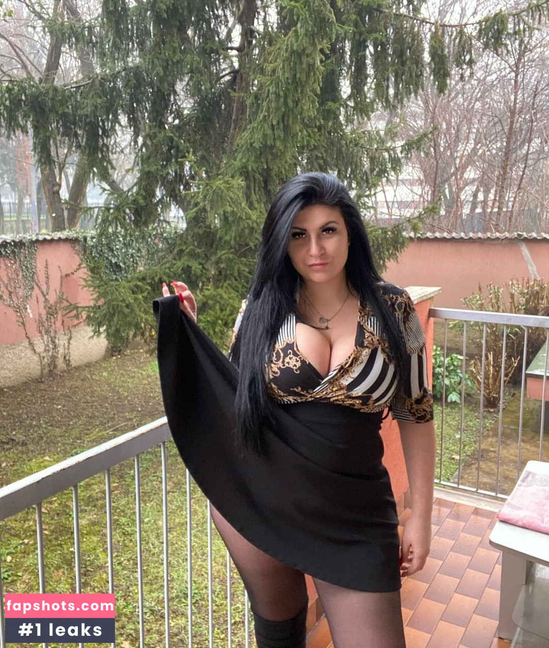 Laura Palermo gallery photo #5