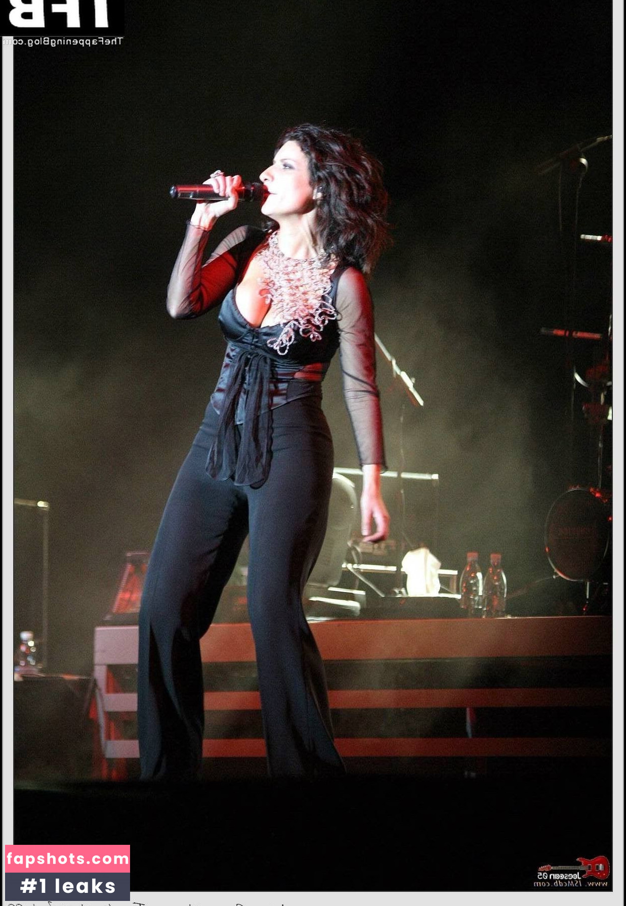 Laura Pausini nude babe gallery