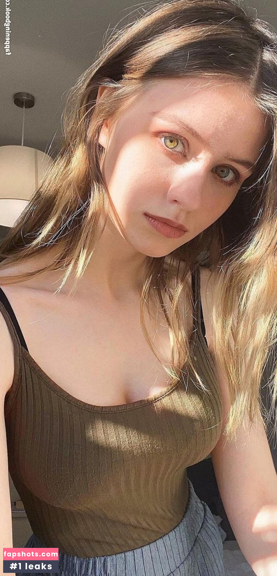 Laura Petrinec gallery photo #12