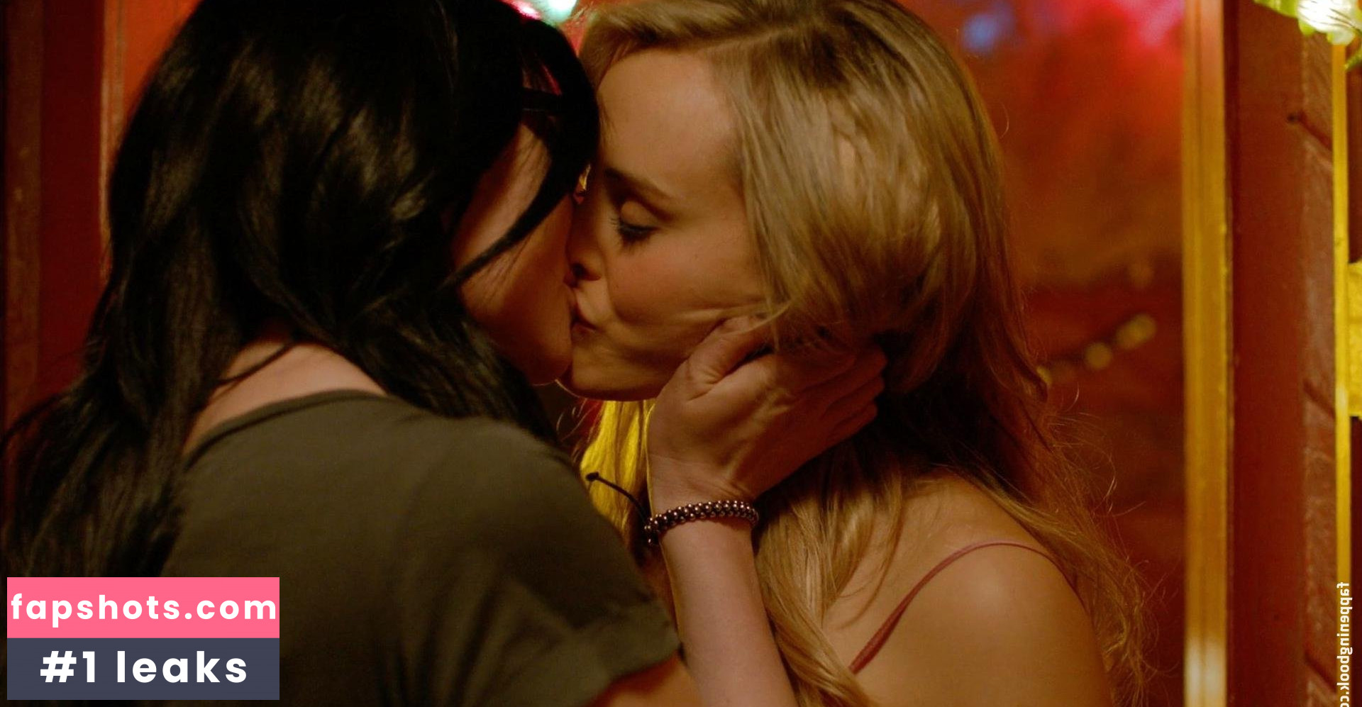 Laura Prepon Nahé úniky fotek pouze od fanoušků #77 - Fapshots