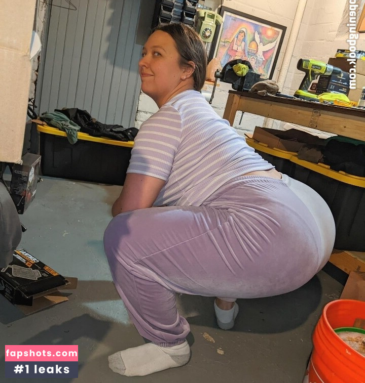 Laura Pumpkenzie gallery photo #2