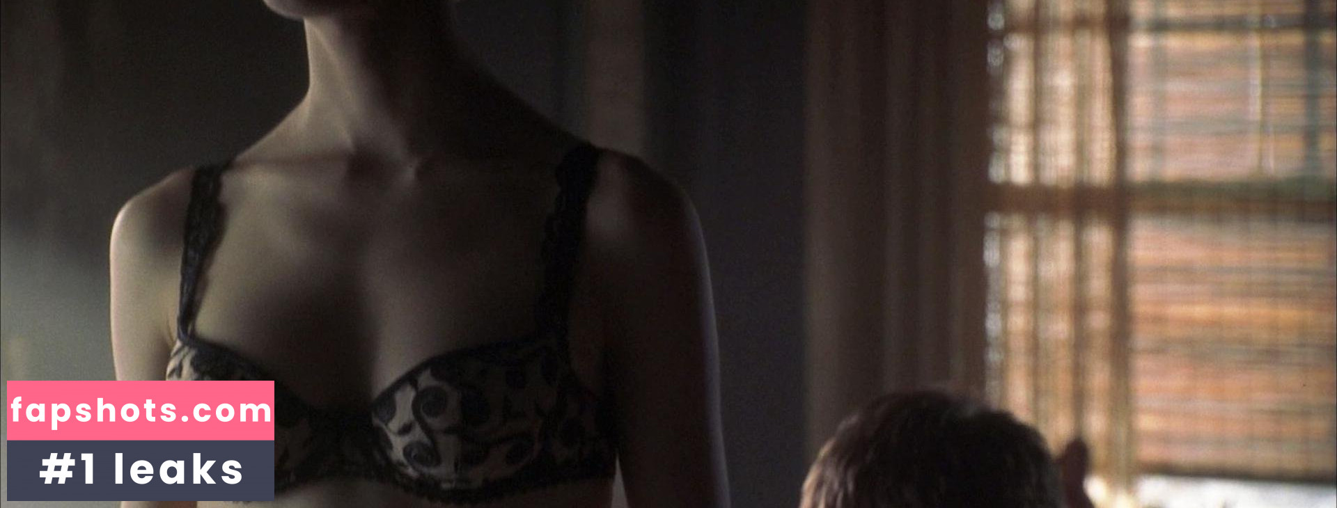 Laura Regan gallery photo #12