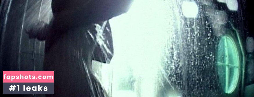 Laura Regan gallery photo #14