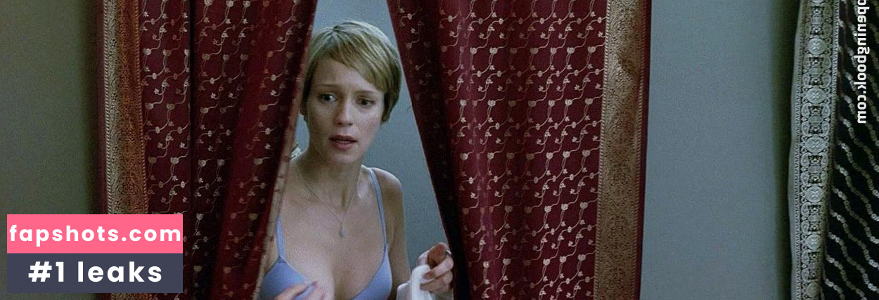 Laura Regan gallery photo #22
