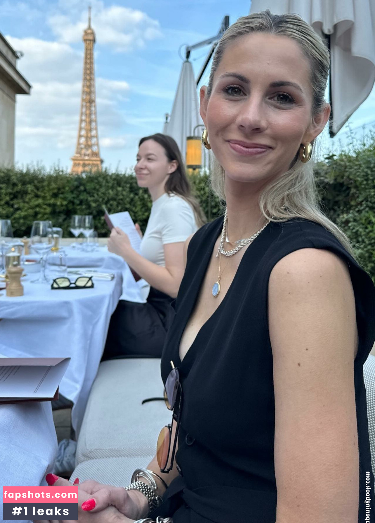 Laura Rutledge gallery photo #37