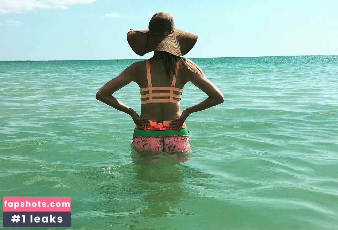 Laura Rutledge gallery photo #67