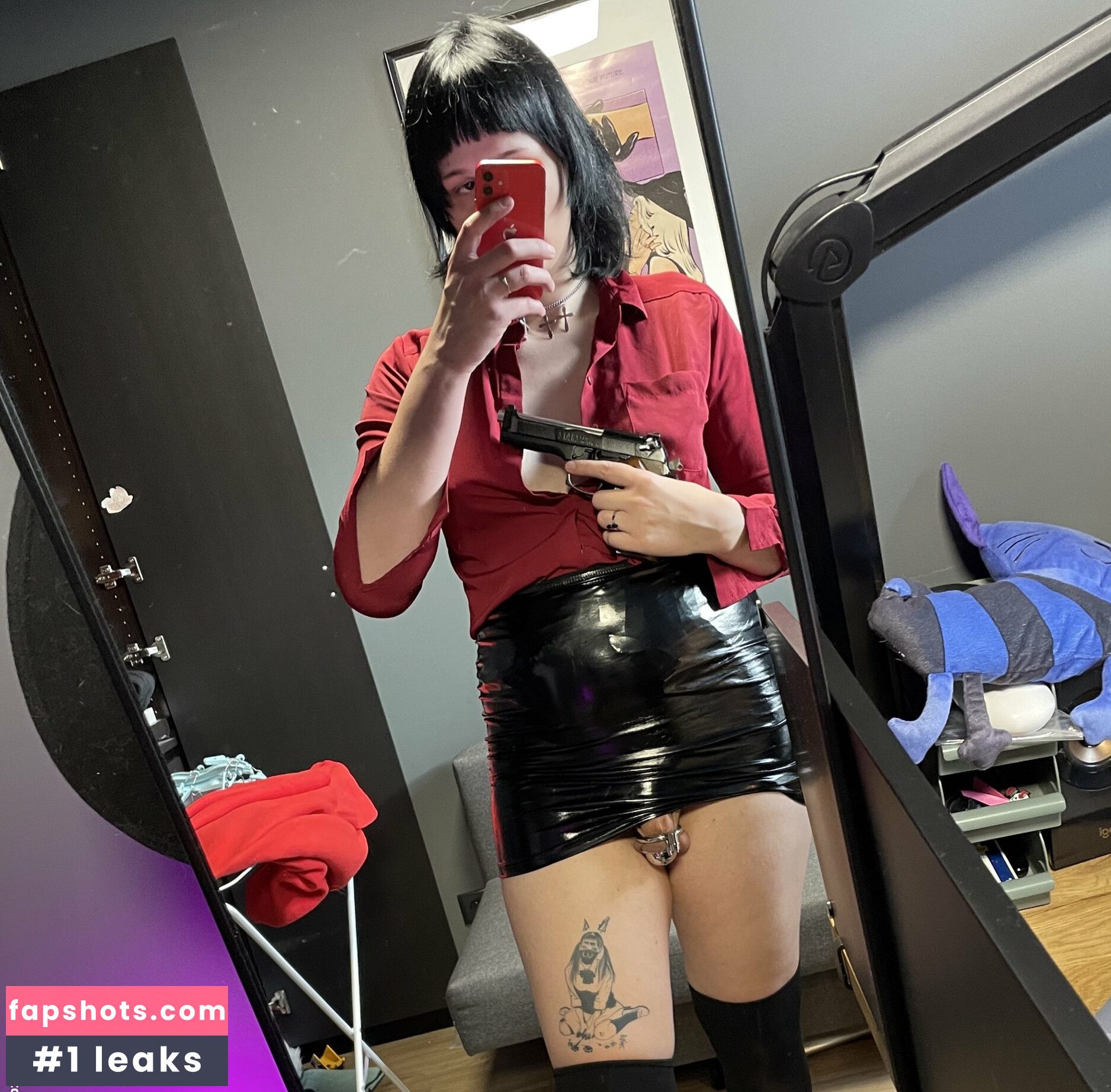 Laura Salem gallery photo #10