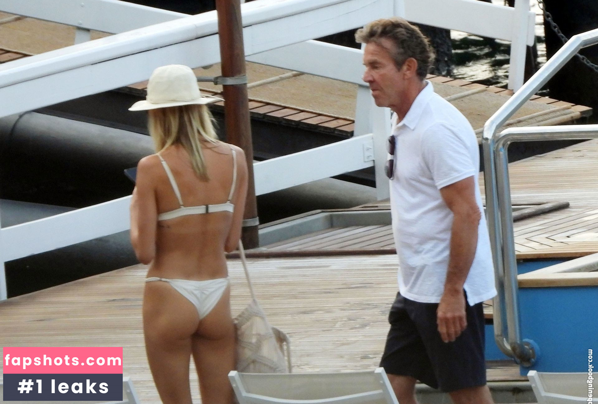 Laura Savoie gallery photo #24